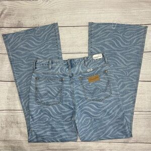Wrangler Wanderer Women’s 31x34 Blue High Rise Flare Jeans